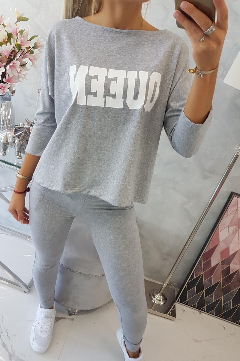 #trendy dámska tepláková súprava QUEEN
